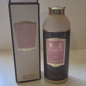 Lily Fragrance Powder By Floris London